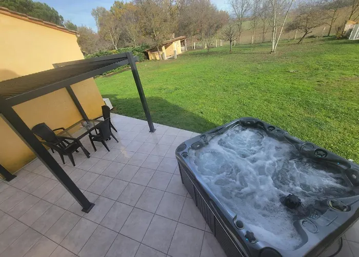 Adorable With Piscine And Lempaut