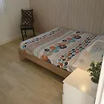 Adorable With Piscine And