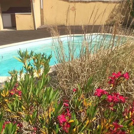 Adorable With Piscine And * Lempaut