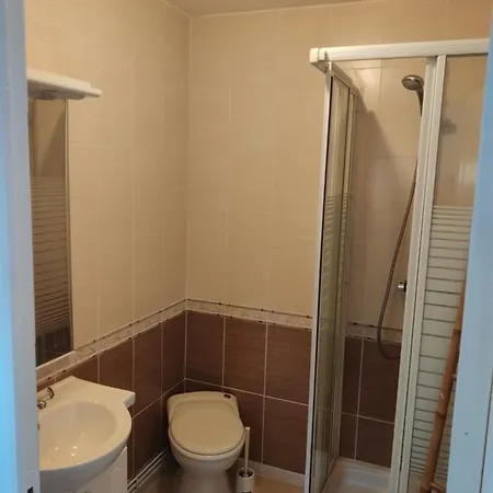 Adorable With Piscine And * Lempaut