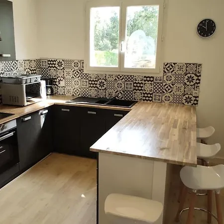 Casa de Férias Adorable With Piscine And Lempaut