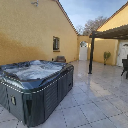 Casa vacanze Adorable With Piscine And *