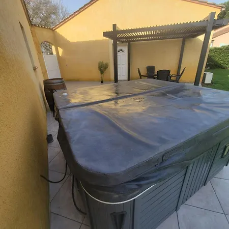 Casa de Férias Adorable With Piscine And *