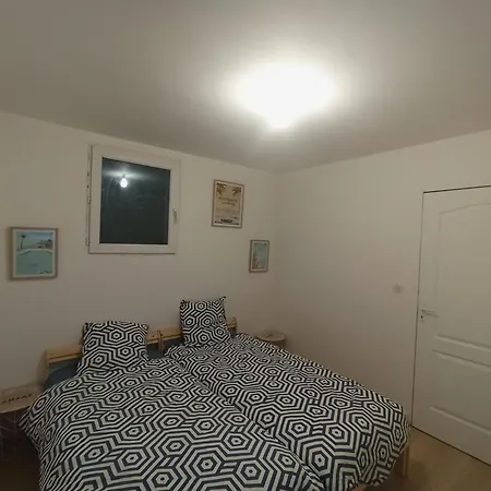 Adorable With Piscine And * Lempaut