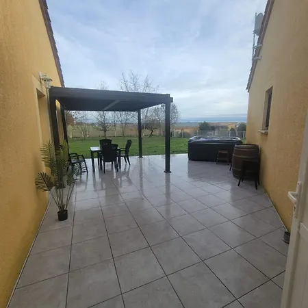 Casa vacanze Adorable With Piscine And *