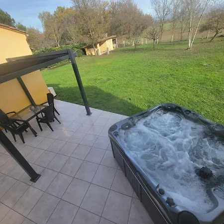 Adorable With Piscine And Lempaut