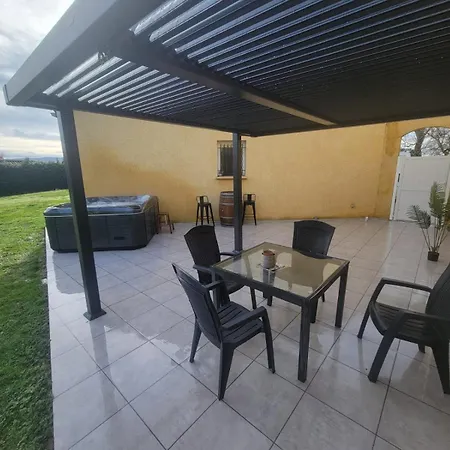 Casa vacanze Adorable With Piscine And Lempaut