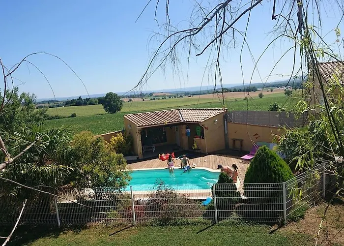 Adorable With Piscine And * Lempaut