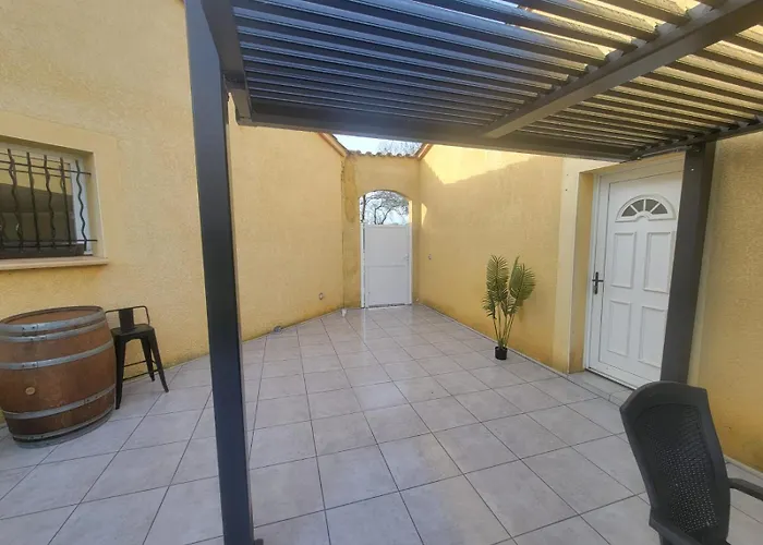 Adorable With Piscine And